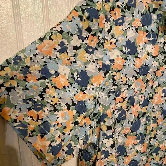 J. Crew Secret Wash Shirting classic fit button up - Picture 6 of 7